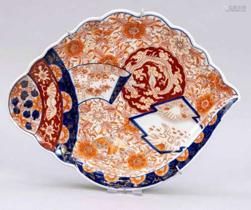 Imari plate in shell form, Jap