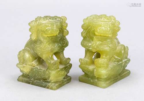 Pair of temple guard figures,