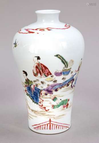 Famille Rose Meiping vase, Chi