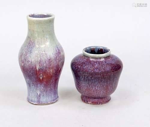 2 vases with flambé glaze, Chi