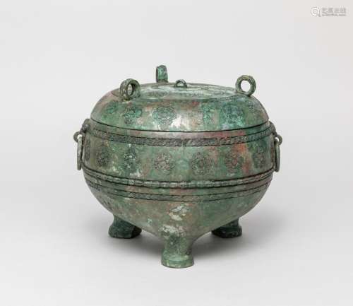 Important Chinese Bronze Covered Pot