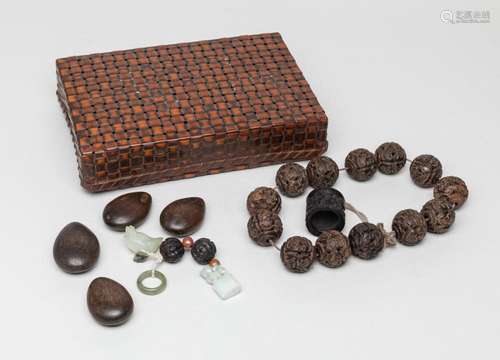 Group Chinese Agarwood Beads & Toggles