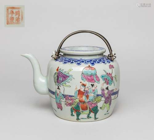 Chinese Famille Rose Porcelain Pot