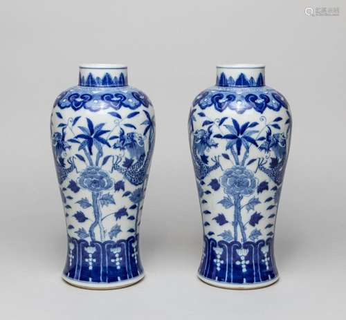 Pair Chinese Export Blue White Porcelain Vases