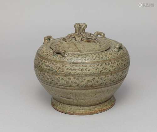 Important Chinese Yue Type Porcelain Covered Jar