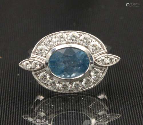 18K AQUAMARINE AND DIAMOND RING; 2.00 CT CENTER AQUA.