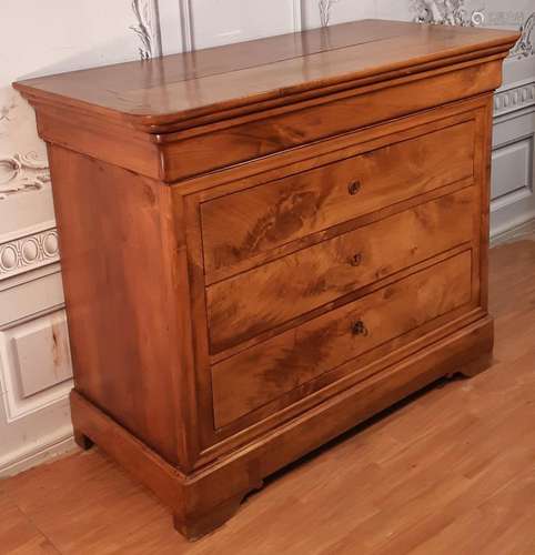 LOUIS PHILIPPE FIGURED WALNUT COMMODE, 19TH C.