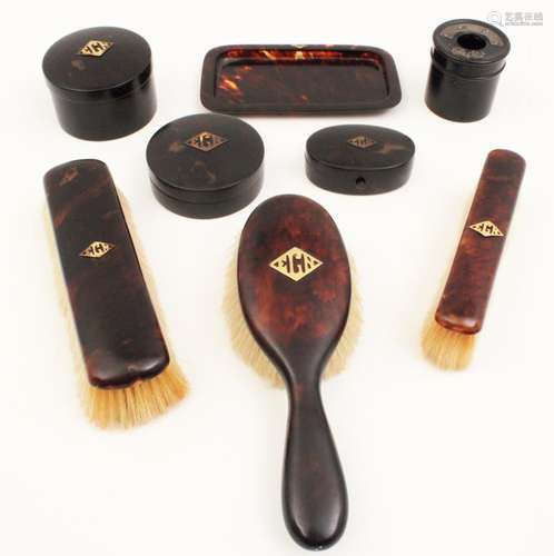 8 PC. EXOTIC SHELL DRESSING SET