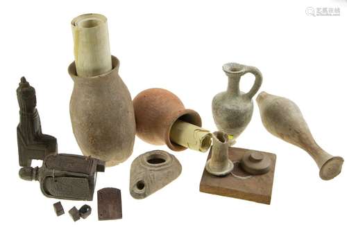 Archéologie et objets trouvés - Lot mixte comprenant 5 objet...