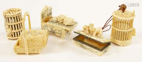 Art et objets d'Asie - Quatre okimono japonais en os : u...