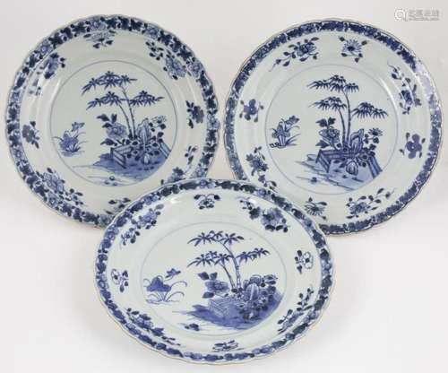 Art et objets d'Asie - Trois assiettes en porcelaine de ...