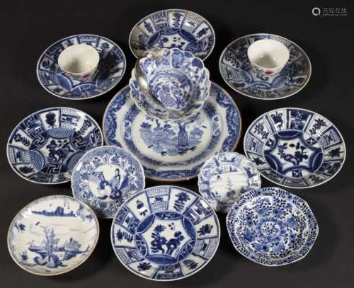 Art et objets d'Asie - Une collection de plats bleus et ...