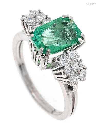 Emerald diamond ring WG 585/00