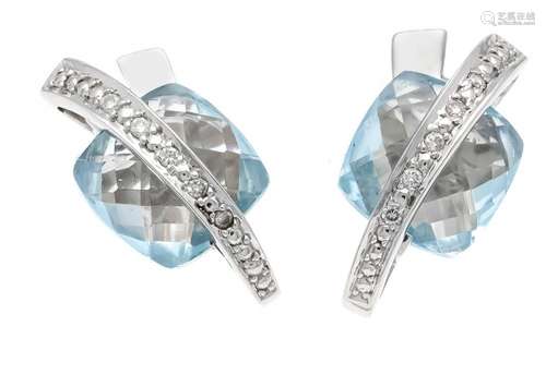 Blue topaz stud earrings WG/GG