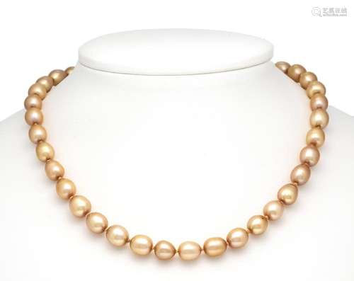 Golden pearl necklace with spr