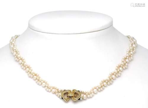 Freshwater pearl necklace with