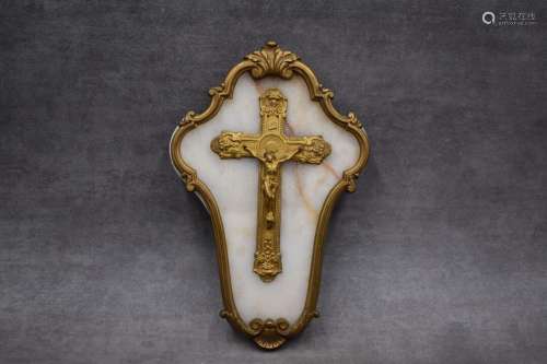 Crucifix en bronze doré et albatre