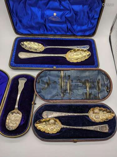 A pair of George IV silver tablespoons with etched