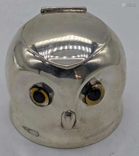 A silver owl inkwell, yellow eyes, hallmarked London,