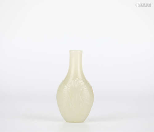 Chinese Hetian jade carved bottle, Qing