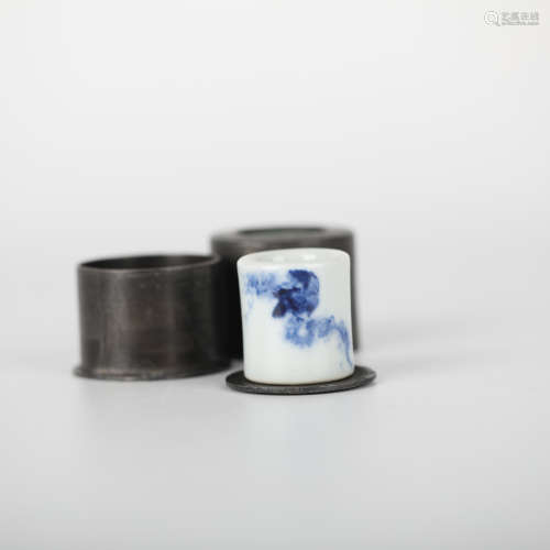 Chinese blue and white porcelain ring (Wang BU)