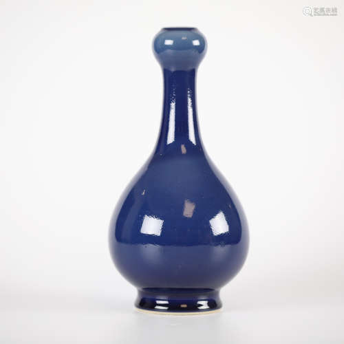 Chinese blue glazed garlic bottle，18th