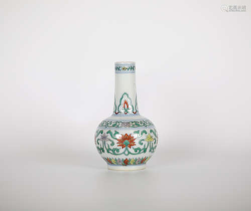 17TH Doucai flower bottle