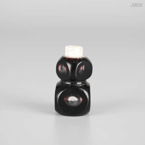Glass painted snuff bottle