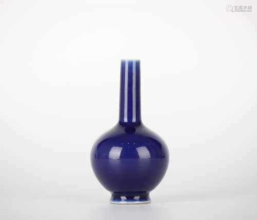 Chinese blue glazed porcelain bottle，18th