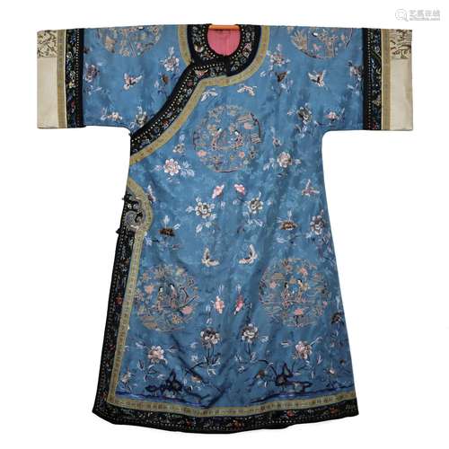 Blue-Ground Embroidered Figural Medallion Silk Robe