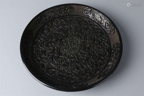 A Lacquer Display Plate with Dragon Design.