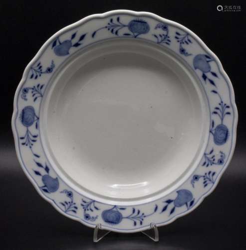 Schale / Teller Zwiebelmuster / A plate / bowl with Onion Pa...