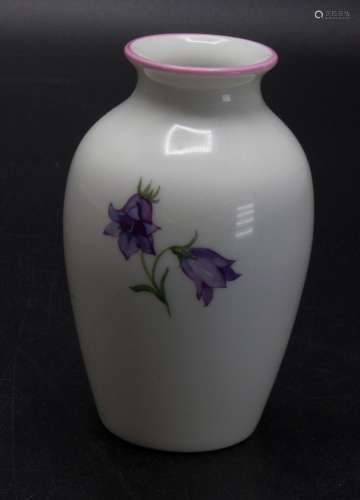 Kleine Vase 'Damenkneipe' / A small vase with flow...