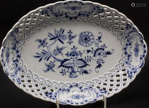 Durchbruch-Servierschale / A serving plate, Meissen, 19. Jh.