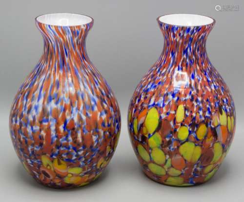 Zwei Ziervasen / Two decorative vases, Frankreich, wohl Vich...