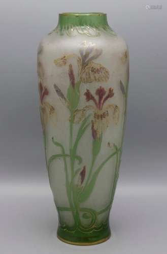 Jugendstil Vase mit Lilien / An Art Nouveau glass vase with ...