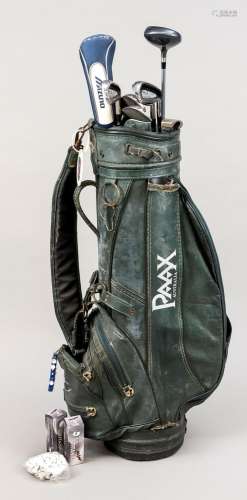 Golf bag with 8 clubs, green l