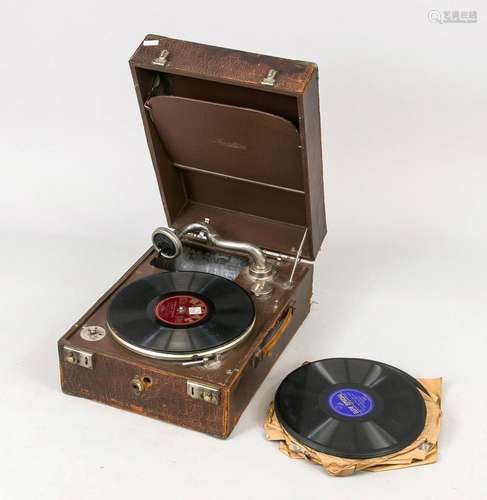 Gramophone model F-55-12 in le