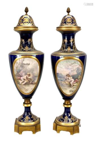 Pair of large lidded vases, Se