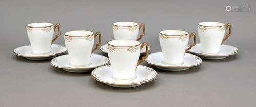 Six Art Nouveau cups with sauc