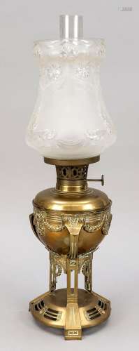 Large kerosene lamp, late 19th
