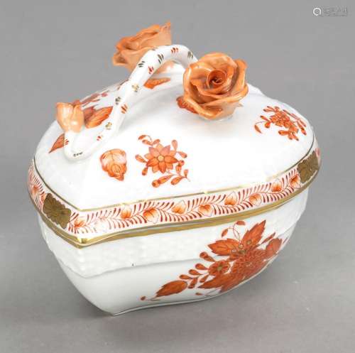 Heart-shaped lidded box, Heren