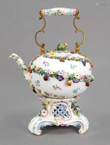 Tea kettle on rechuad, Meissen