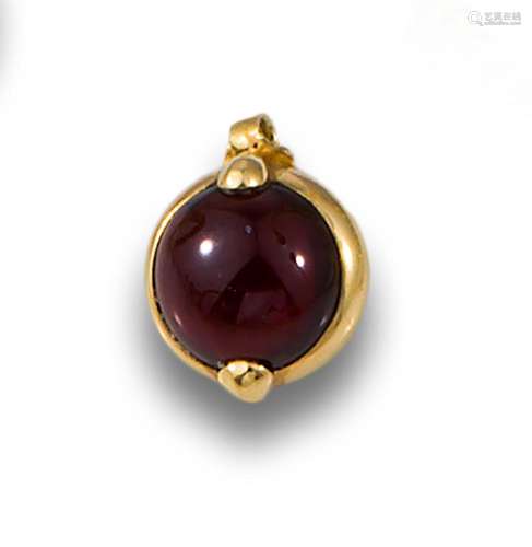 GARNET EARRING, YELLOW GOLD