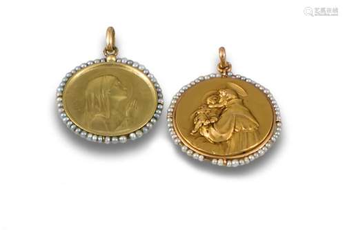 SET OF TWO PEARL AND YELLOW GOLD MEDALS