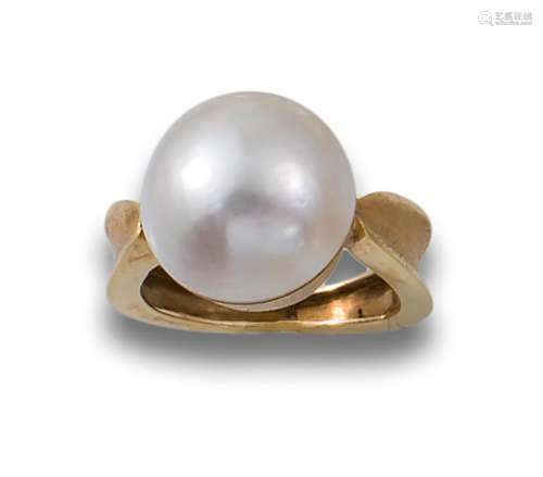 MABÉ PEARL RING, YELLOW GOLD