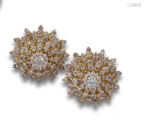 ROSETTE EARRINGS IN YELLOW GOLD AND DIAMONDS