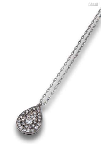 PENDANT IN WHITE GOLD AND PAVÉ DIAMONDS