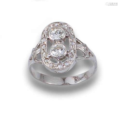 Art Deco style ring in 18kt white gold with diamonds.