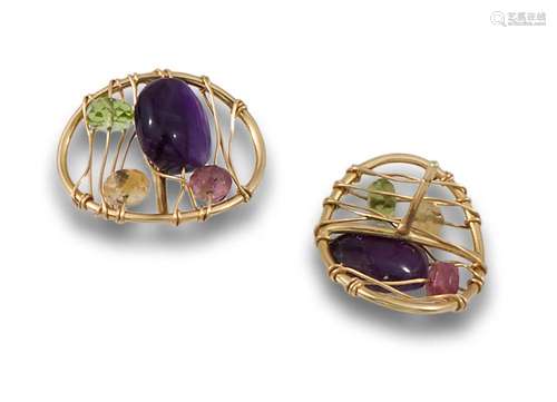 Filigree earrings in 18kt yellow gold. With amethysts, perid...